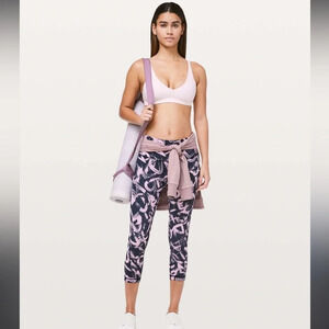 Lululemon wunder under high rise graffiti crop leggings size 4 like new.